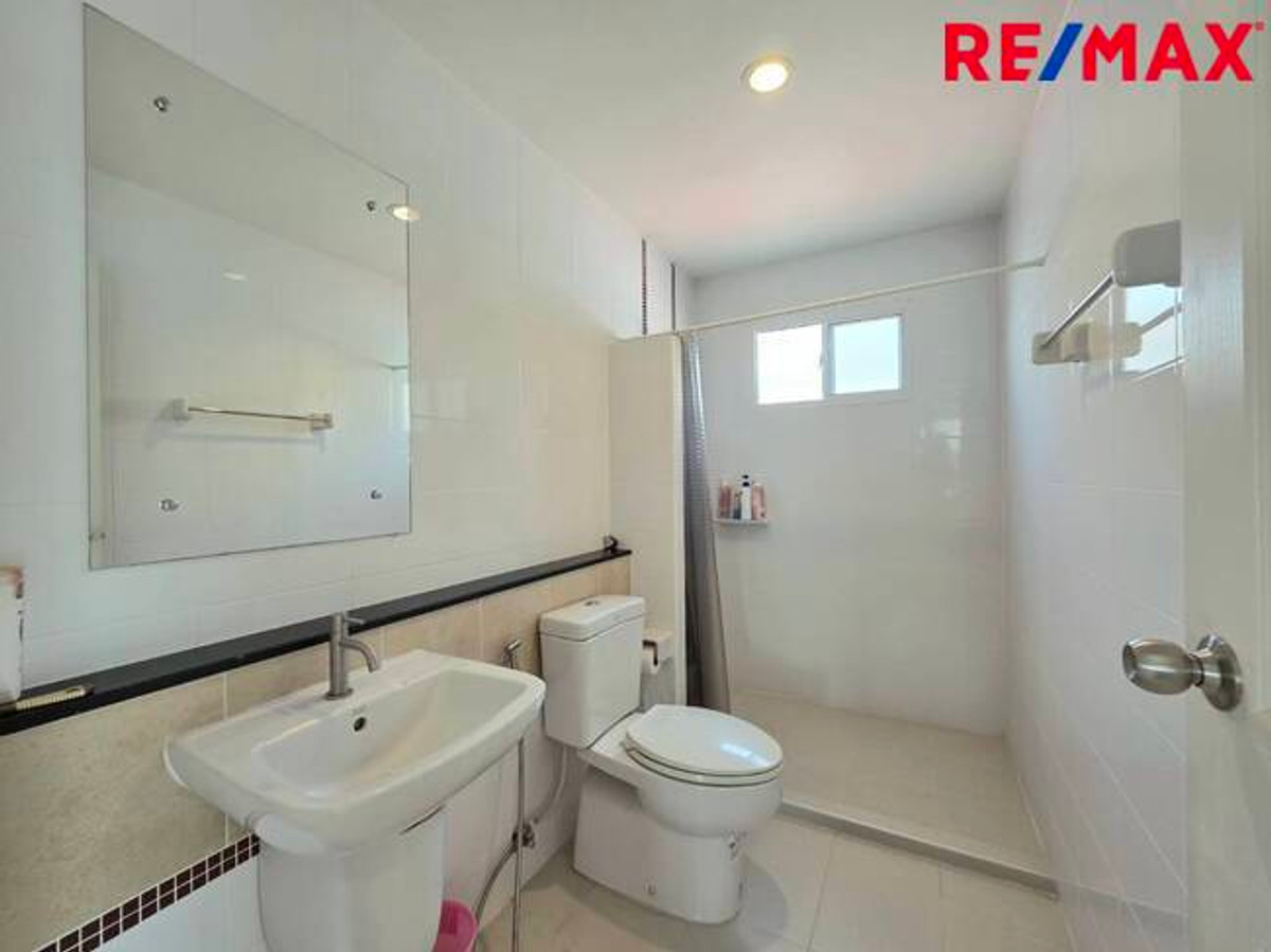 For SaleHousePathum Thani,Rangsit, Thammasat : Single house, Passorn Prestige Rangsit, Khlong 2, near Future Park Rangsit. Next to the main road Rangsit-Nakhon Nayok (not entering the alley)