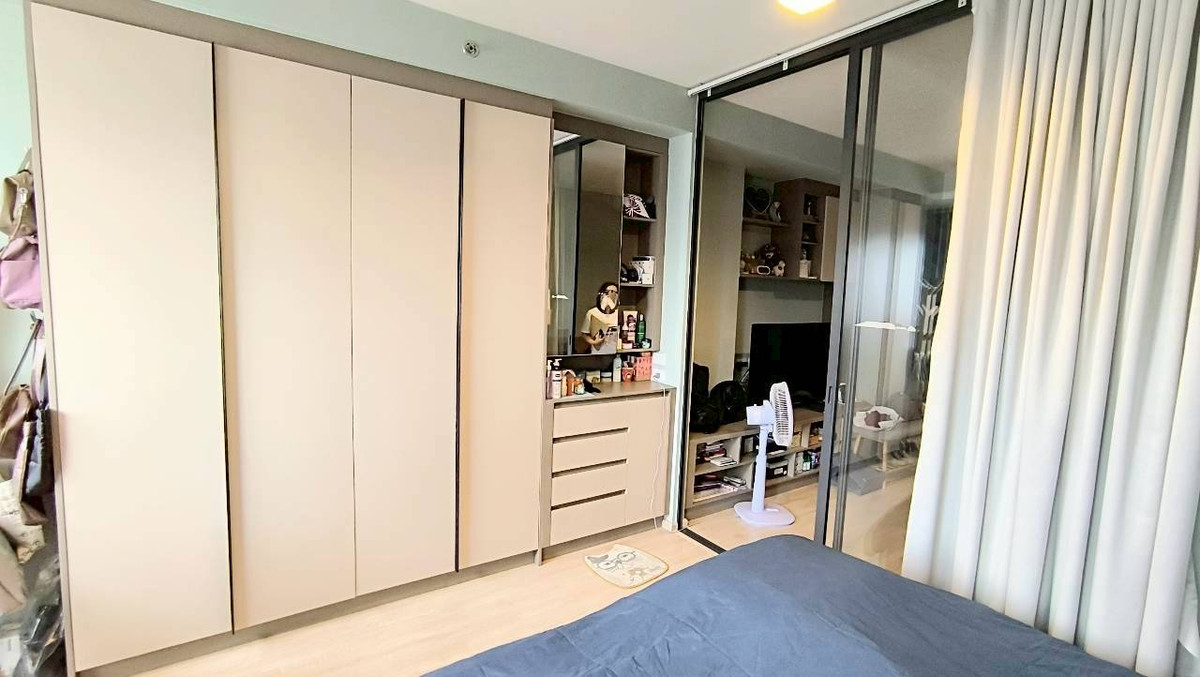 For SaleCondoWongwianyai, Charoennakor : IDEO Sathorn Wongwian Yai, Condo for sale near BTS Wongwian Yai, near BTS Krung Thonburi, near ICONSIAM. Condo for sale, Ideo Sathorn Wongwian Yai, room 1 Bed, 22nd floor, price lower than Land Department appraisal.