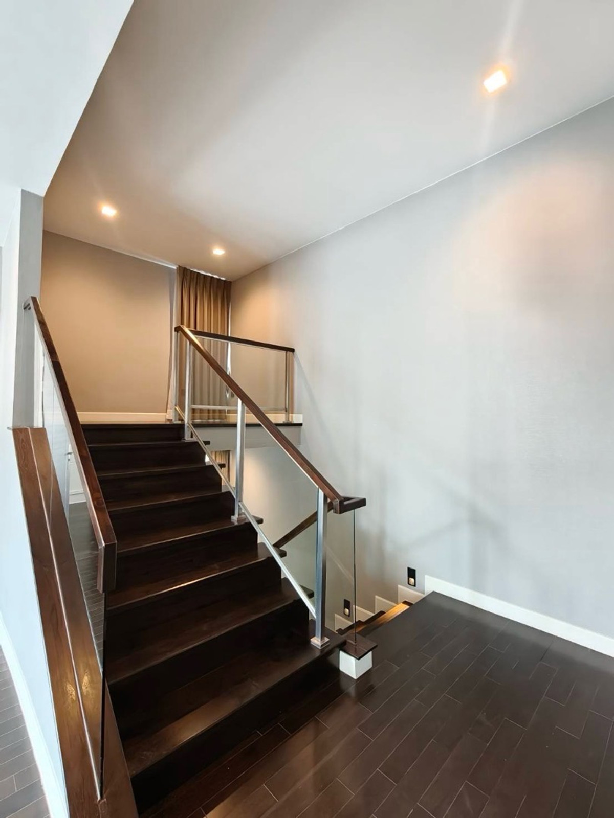 For RentHousePattanakan, Srinakarin : Luxury house for rent, Phatthanakan, 5 minutes near Thonglor.