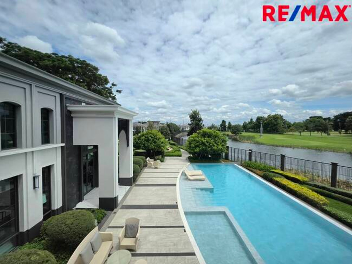 For SaleHousePathum Thani,Rangsit, Thammasat : Single house for sale, Setthasiri Project, Bangkok-Pathum Thani, special price, house age only 1 year.