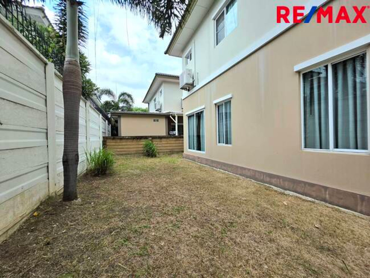 For SaleHousePathum Thani,Rangsit, Thammasat : Single house, Passorn Prestige Rangsit, Khlong 2, near Future Park Rangsit. Next to the main road Rangsit-Nakhon Nayok (not entering the alley)