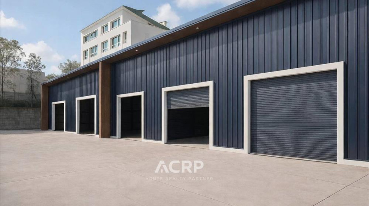 For RentWarehouseSukhumvit, Asoke, Thonglor : Warehouse with office for rent, Sukhumvit 93, Soi Phueng Mi, near BTS Bang Chak.