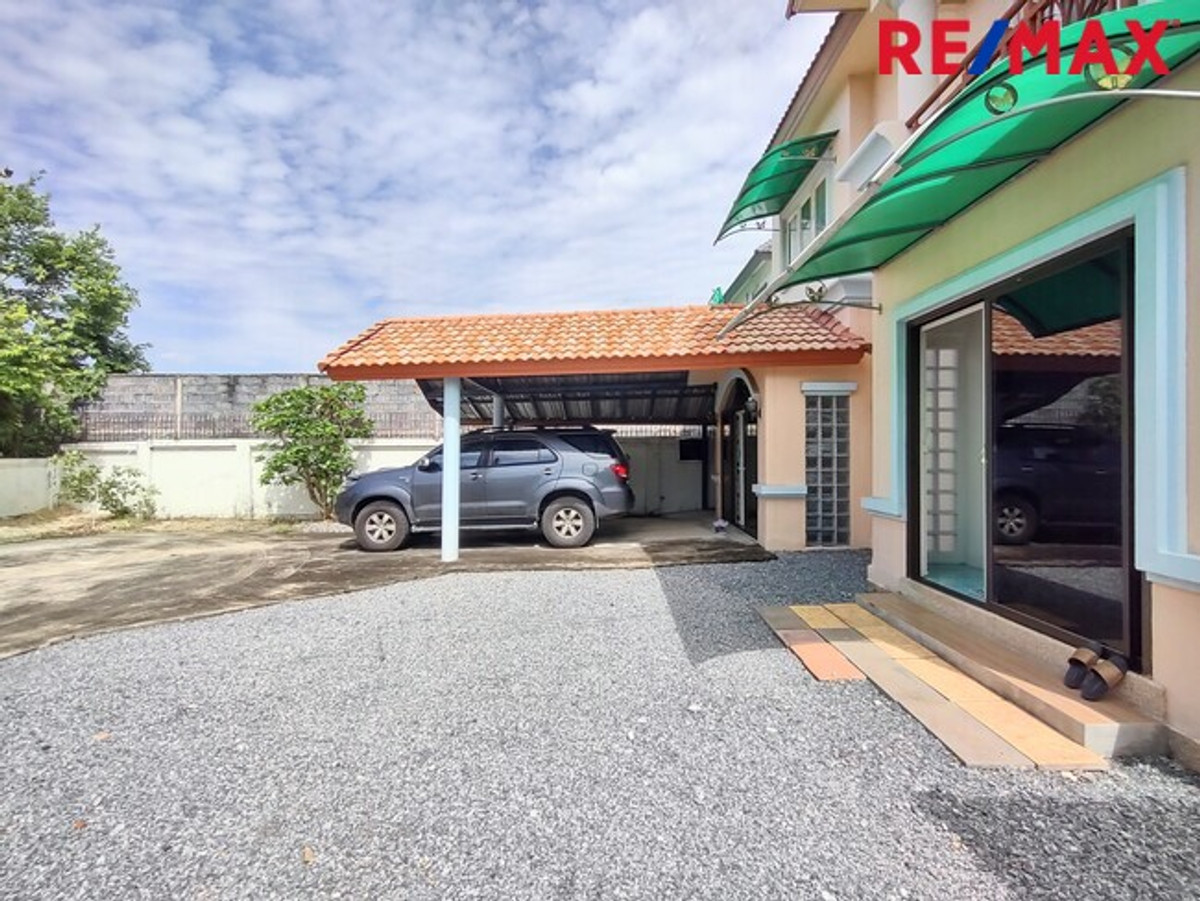 For SaleHousePathum Thani,Rangsit, Thammasat : 2-story detached house, Pruksa Village 2, Rangsit, Khlong 7, next to Lotus, corner house, ready to move in.