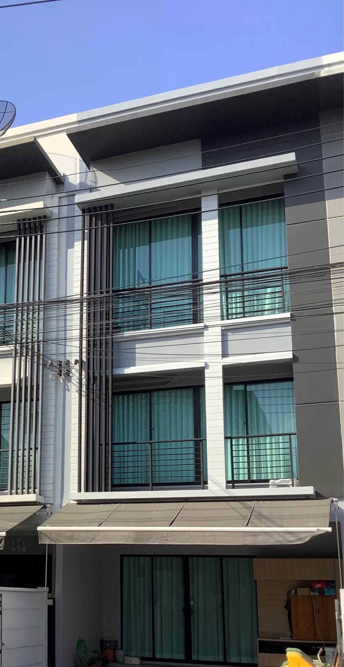 For SaleTownhomeChaengwatana, Muangthong : Baan Klang Muang Ngamwongwan / 3 Bedrooms (FOR SALE) AOM062