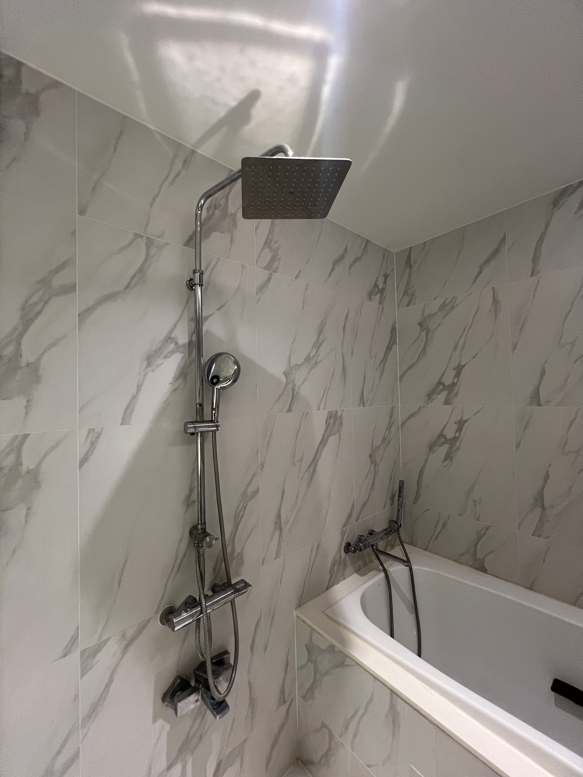 For RentCondoSukhumvit, Asoke, Thonglor : Luxury condo for rent, separated room with bathtub, Thonglor area