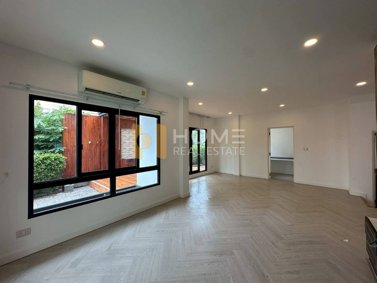 ขายบ้านพระราม 5 ราชพฤกษ์ บางกรวย : ขายขาดทุนกว่า 1 ล้าน 🔥 เซนโทร ชัยพฤกษ์ - แจ้งวัฒนะ 2 / 4 ห้องนอน (ขาย), Centro Chaiyaphruek - Chaengwattana 2 / 4 Bedrooms (FOR SALE) AOM063