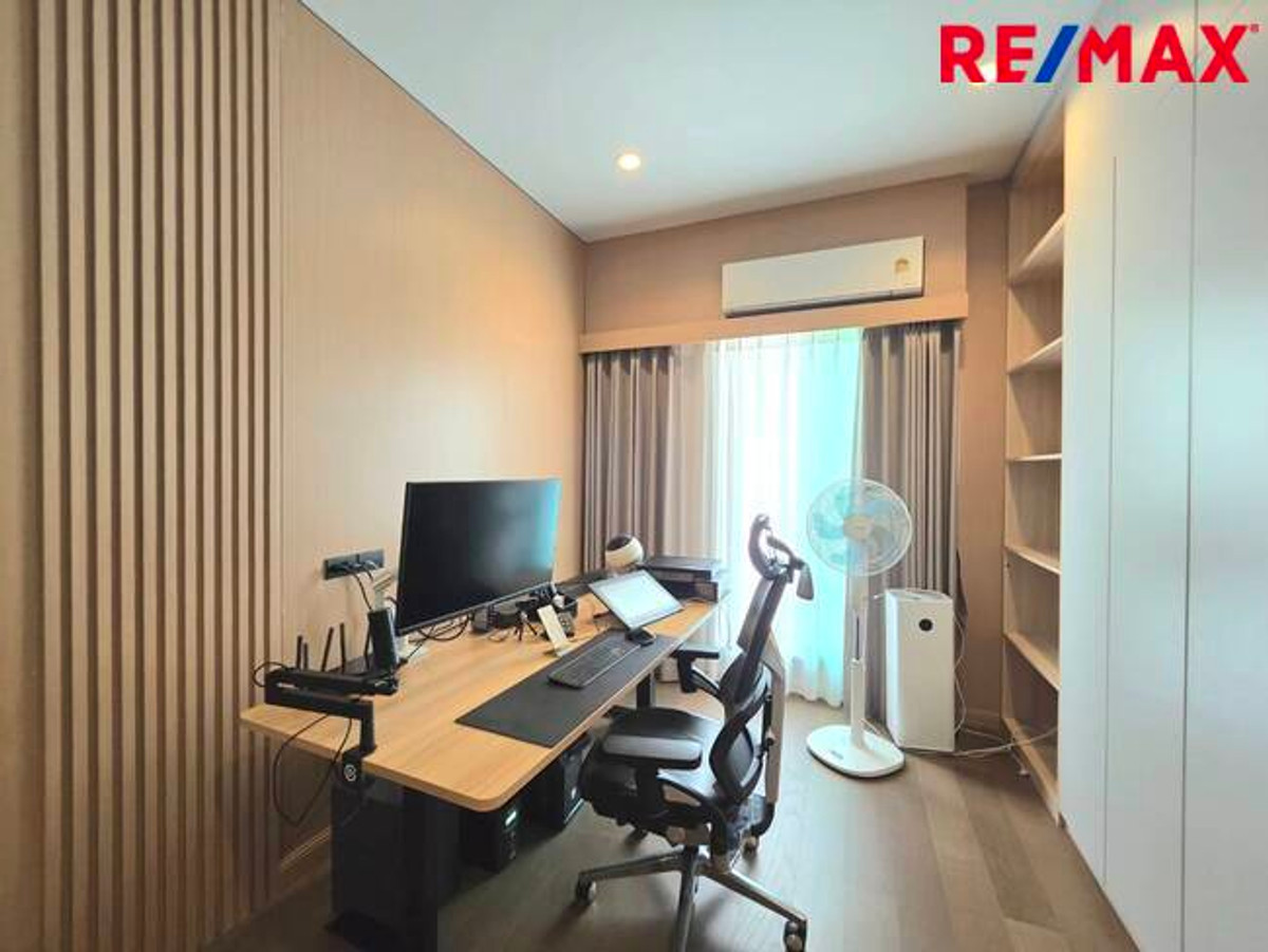 For SaleHousePathum Thani,Rangsit, Thammasat : Single house for sale, Setthasiri Project, Bangkok-Pathum Thani, special price, house age only 1 year.