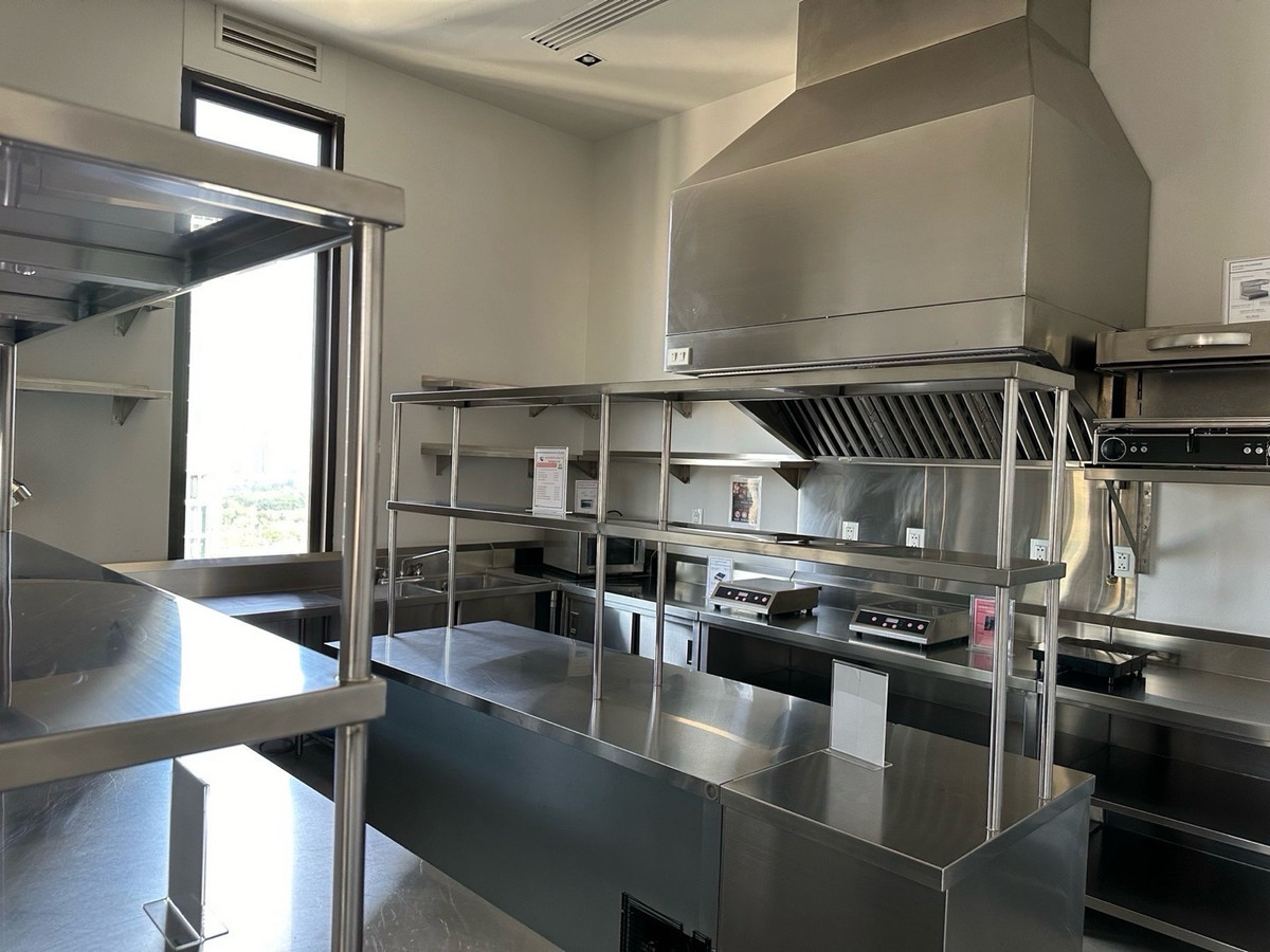 ให้เช่าคอนโดวิทยุ ชิดลม หลังสวน : pet friendly. Muniq Langsuan. for rent 0816037454