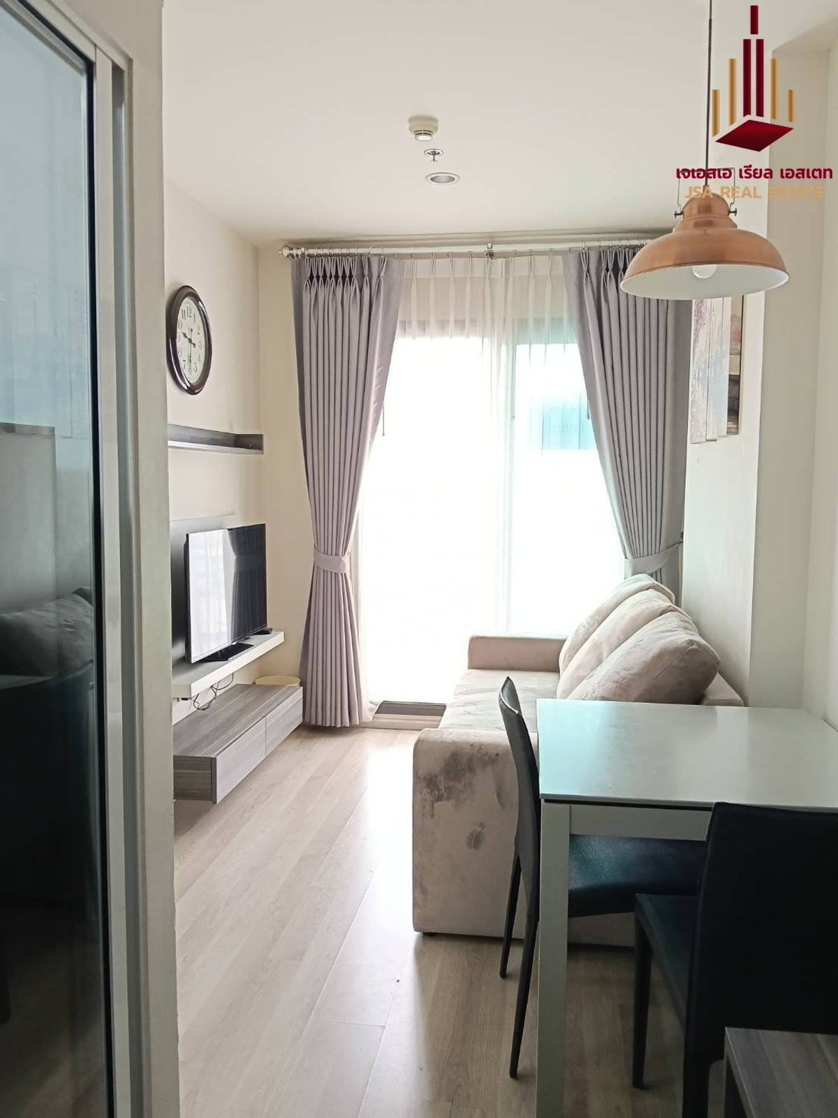 ให้เช่าคอนโดรัชดา ห้วยขวาง : ✨ For Rent: Centric Huai Khwang Station Condo ✨  💰 Only 18,000 THB/month