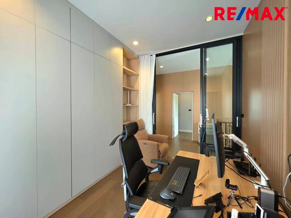 For SaleHousePathum Thani,Rangsit, Thammasat : Single house for sale, Setthasiri Project, Bangkok-Pathum Thani, special price, house age only 1 year.