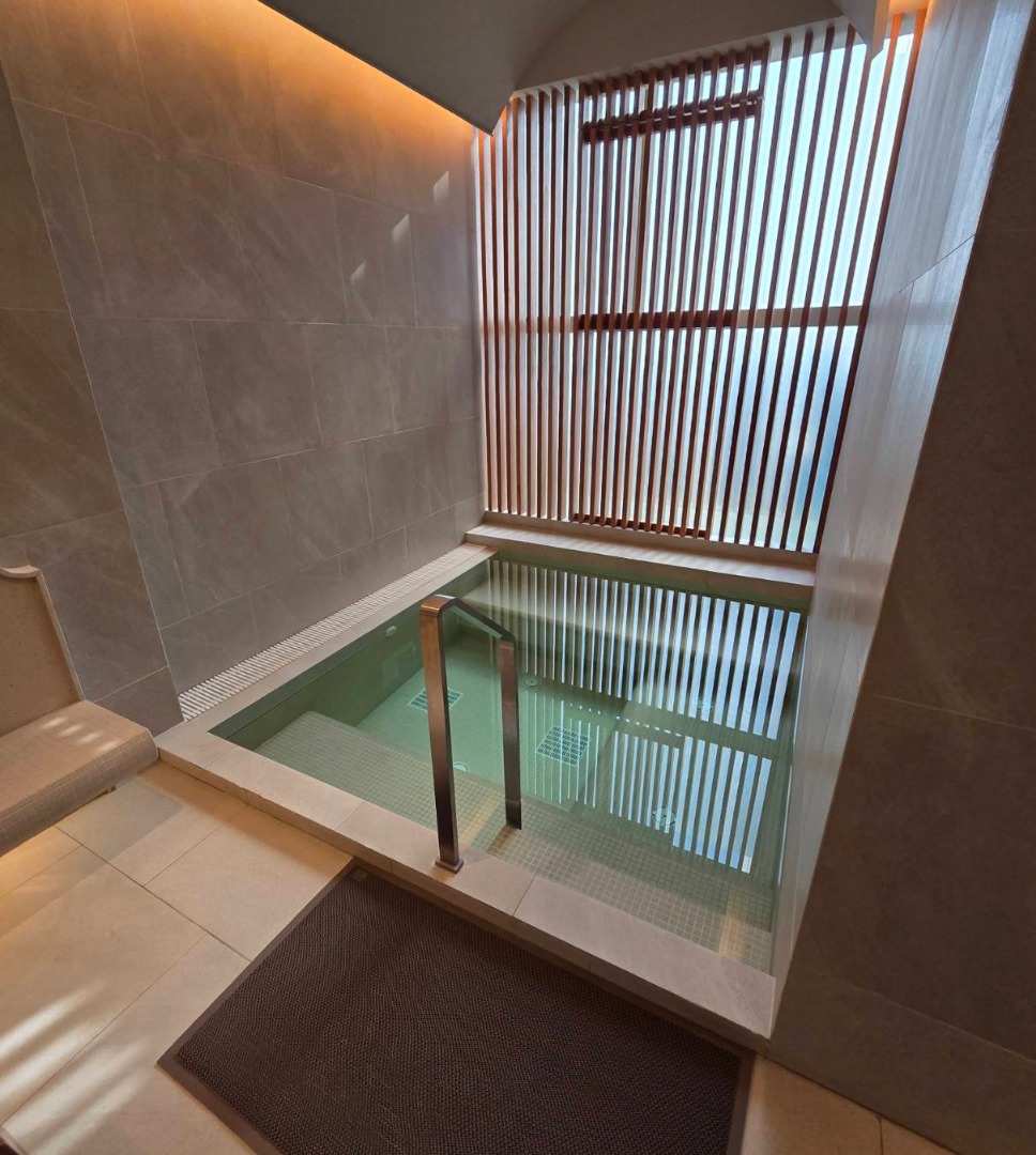 For RentCondoSukhumvit, Asoke, Thonglor : 🔥For Rent Now🔥 LA CLEF One-Bedroom Executive, 58 sq.m., 150 meters from BTS Thonglor. Beautiful unit, ready to move in + Free Wi-fi + Cleaning 3 times/week + Pets allowed.