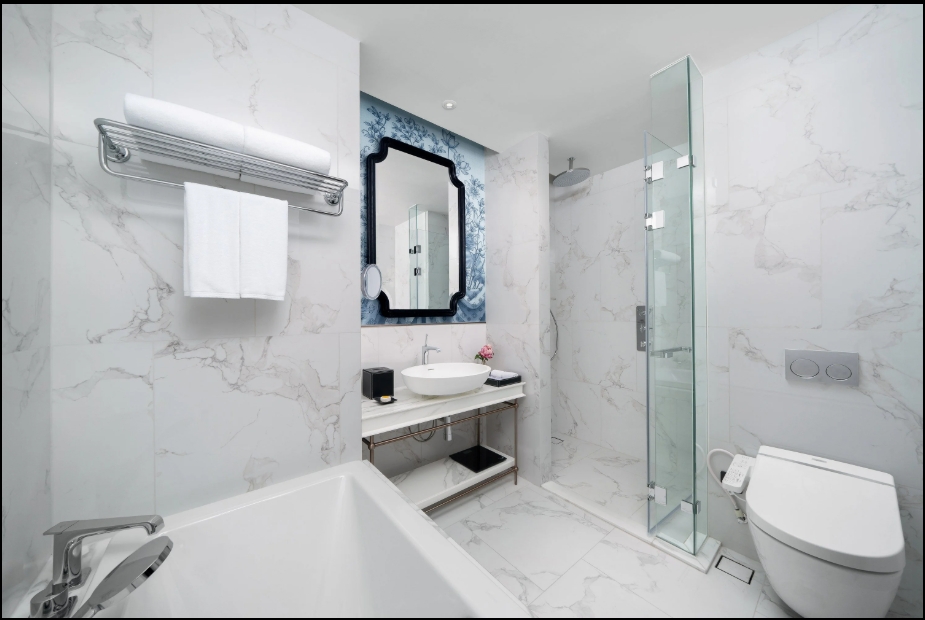 For RentCondoSukhumvit, Asoke, Thonglor : 🔥For Rent Now🔥 LA CLEF One-Bedroom Executive, 58 sq.m., 150 meters from BTS Thonglor. Beautiful unit, ready to move in + Free Wi-fi + Cleaning 3 times/week + Pets allowed.