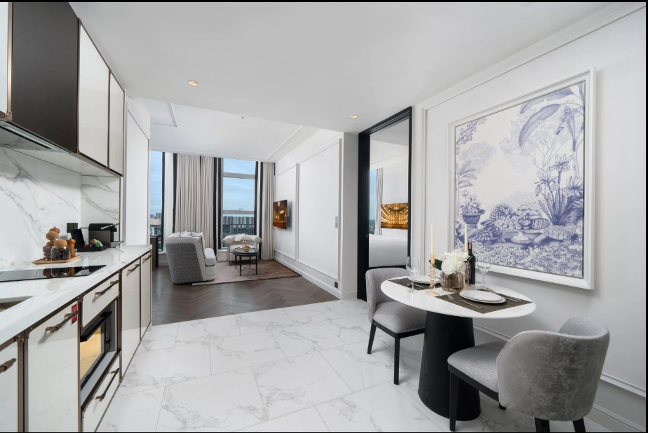 For RentCondoSukhumvit, Asoke, Thonglor : 🔥For Rent Now🔥 LA CLEF One-Bedroom Executive, 58 sq.m., 150 meters from BTS Thonglor. Beautiful unit, ready to move in + Free Wi-fi + Cleaning 3 times/week + Pets allowed.