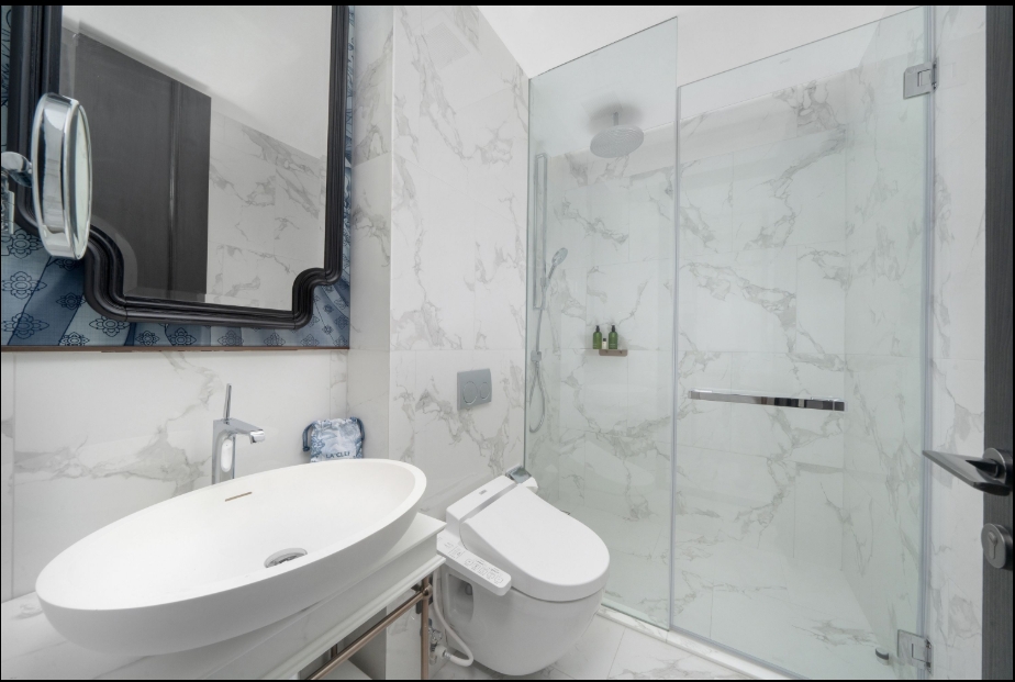 ให้เช่าคอนโดสุขุมวิท อโศก ทองหล่อ : 🔥ให้เช่าด่วน🔥LA CLEF Two - Bedroom Deluxe 75 ตร.ม. ใกล้ BTS ทองหล่อ 150 เมตร ห้องสวยพร้อมเข้าอยู่ + ฟรี Wi-fi + ทำความสะอาด 3 ครั้ง/สัปดาห์ + เลี้ยงสัตว์ได้