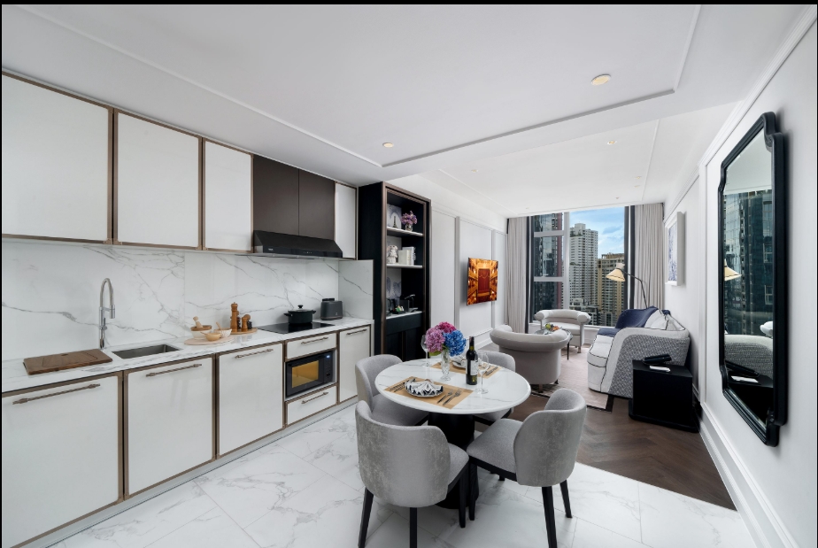 ให้เช่าคอนโดสุขุมวิท อโศก ทองหล่อ : 🔥ให้เช่าด่วน🔥LA CLEF Two - Bedroom Executive 88 ตร.ม. ใกล้ BTS ทองหล่อ 150 เมตร ห้องสวยพร้อมเข้าอยู่ + ฟรี Wi-fi + ทำความสะอาด 3 ครั้ง/สัปดาห์ + เลี้ยงสัตว์ได้