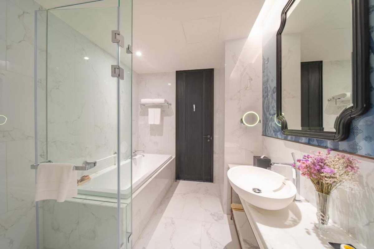 ให้เช่าคอนโดสุขุมวิท อโศก ทองหล่อ : 🔥ให้เช่าด่วน🔥LA CLEF Studio Deluxe 38 ตร.ม. ใกล้ BTS ทองหล่อ 150 เมตร ห้องสวยพร้อมเข้าอยู่ + ฟรี Wi-fi + ทำความสะอาด 3 ครั้ง/สัปดาห์ + เลี้ยงสัตว์ได้