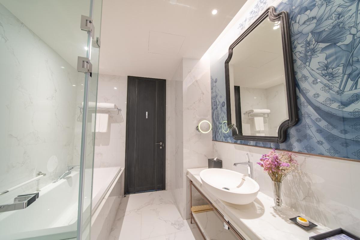 ให้เช่าคอนโดสุขุมวิท อโศก ทองหล่อ : 🔥ให้เช่าด่วน🔥LA CLEF Studio Deluxe 38 ตร.ม. ใกล้ BTS ทองหล่อ 150 เมตร ห้องสวยพร้อมเข้าอยู่ + ฟรี Wi-fi + ทำความสะอาด 3 ครั้ง/สัปดาห์ + เลี้ยงสัตว์ได้