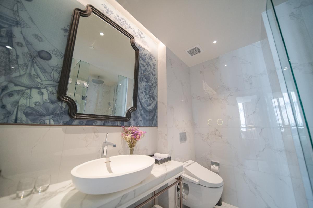 ให้เช่าคอนโดสุขุมวิท อโศก ทองหล่อ : 🔥ให้เช่าด่วน🔥LA CLEF Studio Deluxe 38 ตร.ม. ใกล้ BTS ทองหล่อ 150 เมตร ห้องสวยพร้อมเข้าอยู่ + ฟรี Wi-fi + ทำความสะอาด 3 ครั้ง/สัปดาห์ + เลี้ยงสัตว์ได้