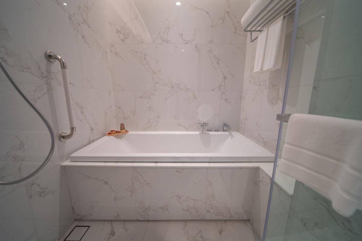 For RentCondoSukhumvit, Asoke, Thonglor : 🔥For Rent Now🔥 LA CLEF Executive Studio, 44 ​​sq.m., 150 meters from BTS Thonglor. Beautiful room, ready to move in + Free Wi-fi + Cleaning 3 times/week + Pets allowed (Promotional price until March 31, 2026)