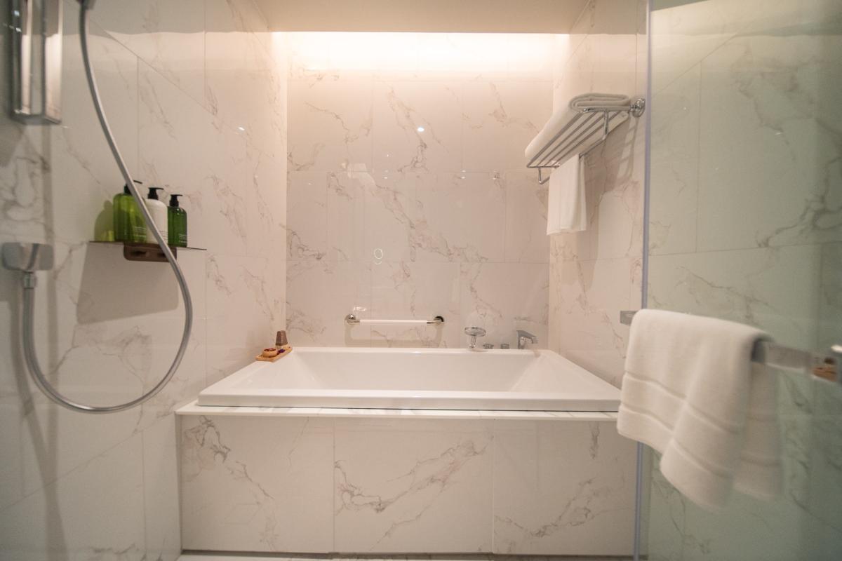 ให้เช่าคอนโดสุขุมวิท อโศก ทองหล่อ : 🔥ให้เช่าด่วน🔥LA CLEF One - Bedroom Deluxe 52 ตร.ม. ใกล้ BTS ทองหล่อ 150 เมตร ห้องสวยพร้อมเข้าอยู่ + ฟรี Wi-fi + ทำความสะอาด 3 ครั้ง/สัปดาห์ + เลี้ยงสัตว์ได้