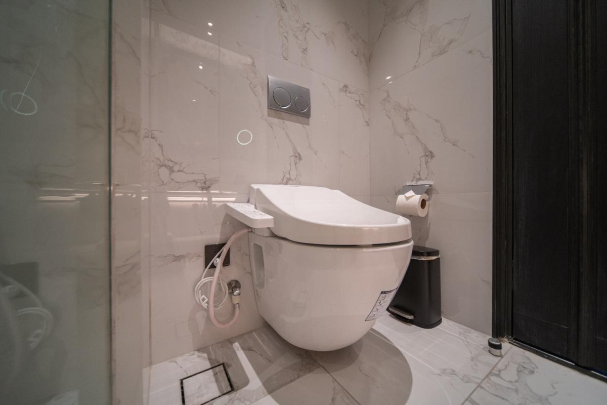 ให้เช่าคอนโดสุขุมวิท อโศก ทองหล่อ : 🔥ให้เช่าด่วน🔥LA CLEF One - Bedroom Deluxe 52 ตร.ม. ใกล้ BTS ทองหล่อ 150 เมตร ห้องสวยพร้อมเข้าอยู่ + ฟรี Wi-fi + ทำความสะอาด 3 ครั้ง/สัปดาห์ + เลี้ยงสัตว์ได้