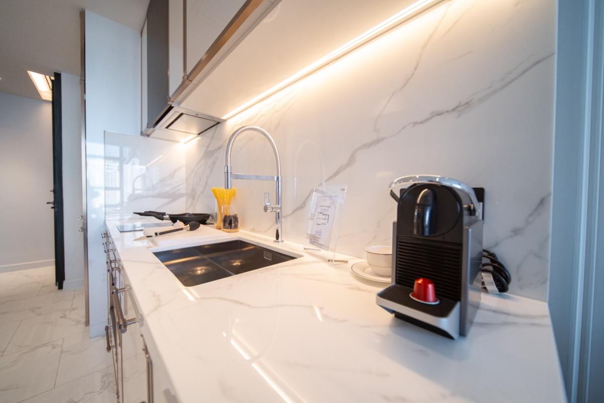 ให้เช่าคอนโดสุขุมวิท อโศก ทองหล่อ : 🔥ให้เช่าด่วน🔥LA CLEF One - Bedroom Deluxe 52 ตร.ม. ใกล้ BTS ทองหล่อ 150 เมตร ห้องสวยพร้อมเข้าอยู่ + ฟรี Wi-fi + ทำความสะอาด 3 ครั้ง/สัปดาห์ + เลี้ยงสัตว์ได้