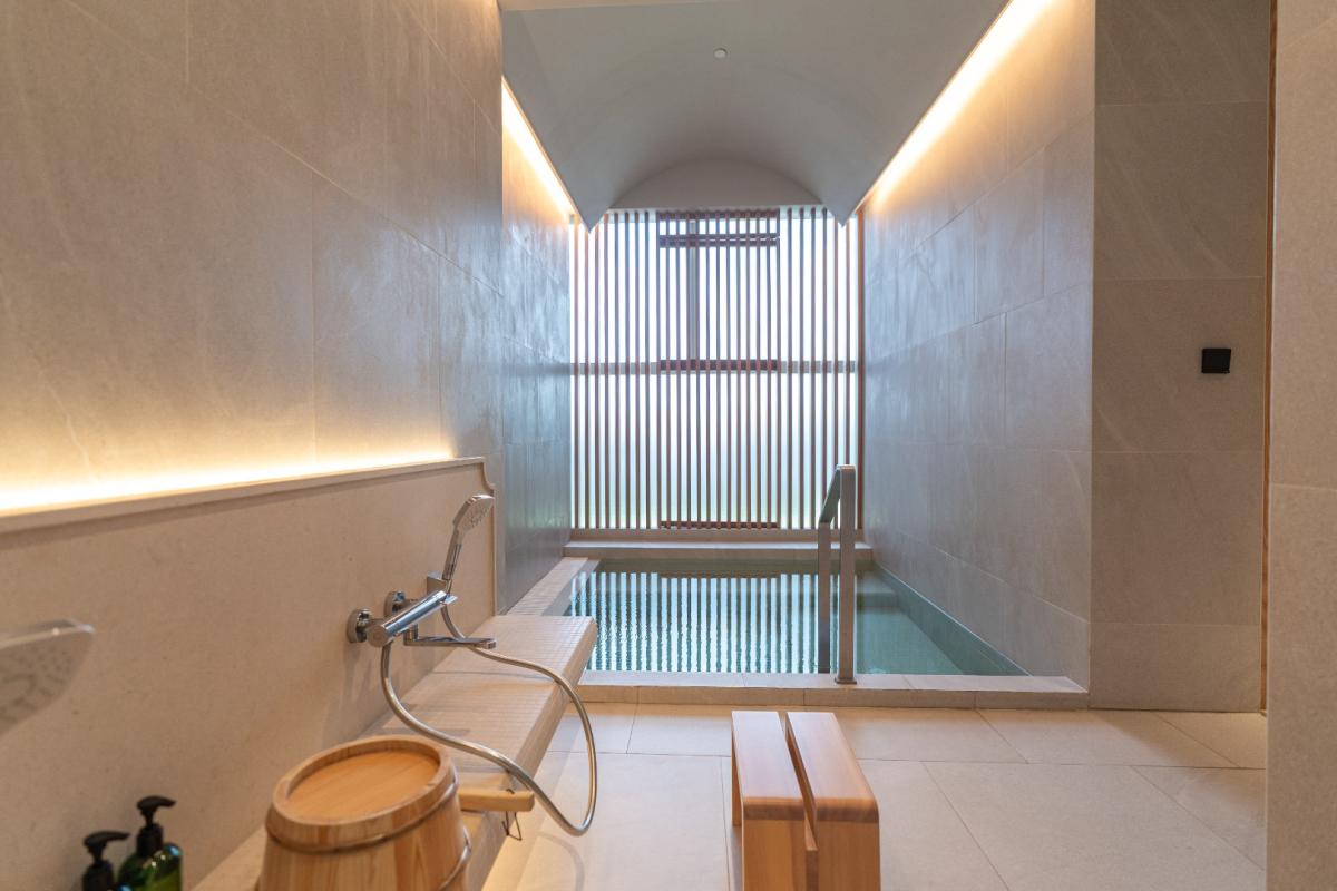 ให้เช่าคอนโดสุขุมวิท อโศก ทองหล่อ : 🔥ให้เช่าด่วน🔥LA CLEF One - Bedroom Deluxe 52 ตร.ม. ใกล้ BTS ทองหล่อ 150 เมตร ห้องสวยพร้อมเข้าอยู่ + ฟรี Wi-fi + ทำความสะอาด 3 ครั้ง/สัปดาห์ + เลี้ยงสัตว์ได้