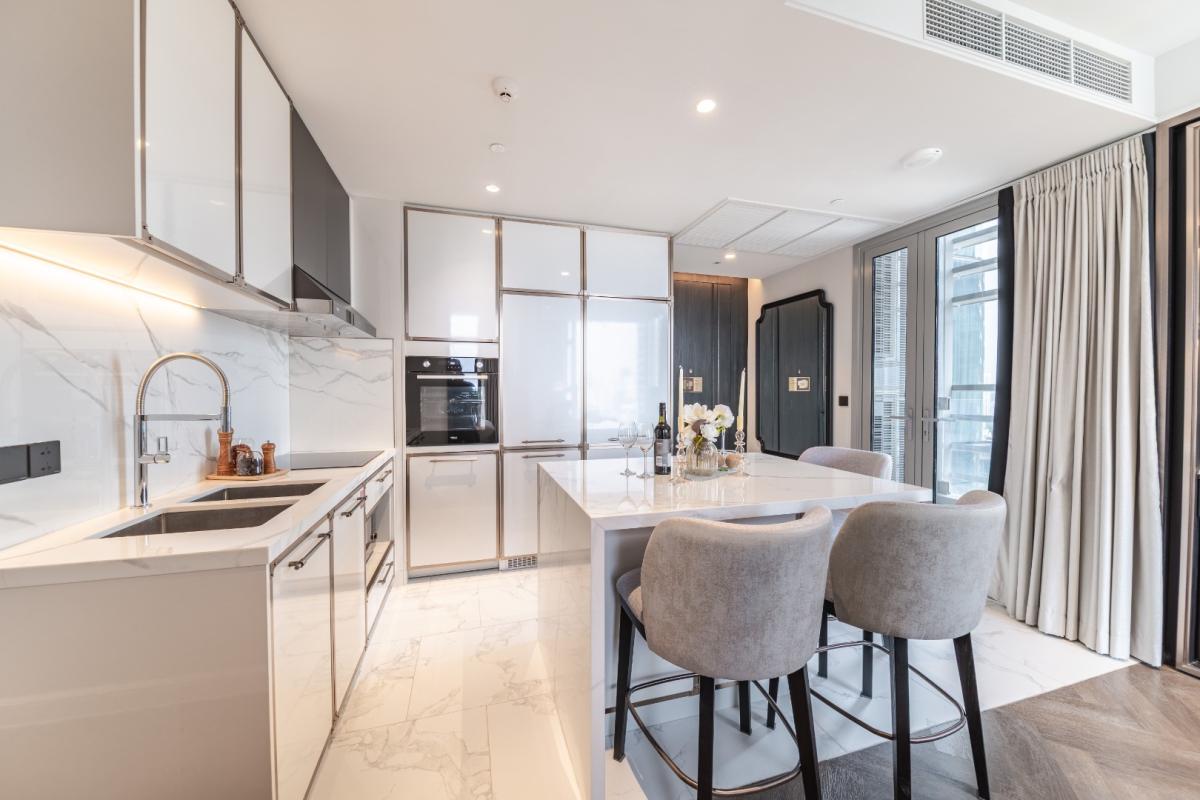 ให้เช่าคอนโดสุขุมวิท อโศก ทองหล่อ : 🔥ให้เช่าด่วน🔥LA CLEF Two - Bedroom Suite 65 ตร.ม. ใกล้ BTS ทองหล่อ 150 เมตร ห้องสวยพร้อมเข้าอยู่ + ฟรี Wi-fi + ทำความสะอาด 3 ครั้ง/สัปดาห์ + เลี้ยงสัตว์ได้