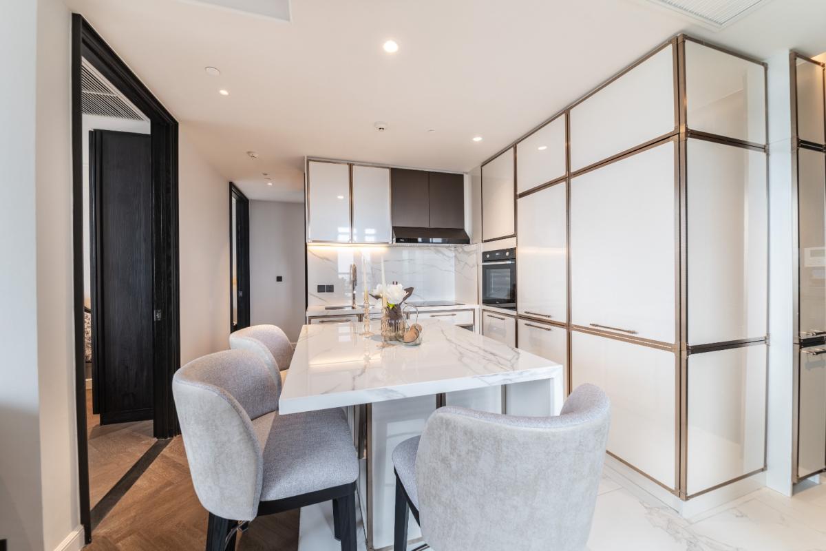 ให้เช่าคอนโดสุขุมวิท อโศก ทองหล่อ : 🔥ให้เช่าด่วน🔥LA CLEF Two - Bedroom Suite 65 ตร.ม. ใกล้ BTS ทองหล่อ 150 เมตร ห้องสวยพร้อมเข้าอยู่ + ฟรี Wi-fi + ทำความสะอาด 3 ครั้ง/สัปดาห์ + เลี้ยงสัตว์ได้