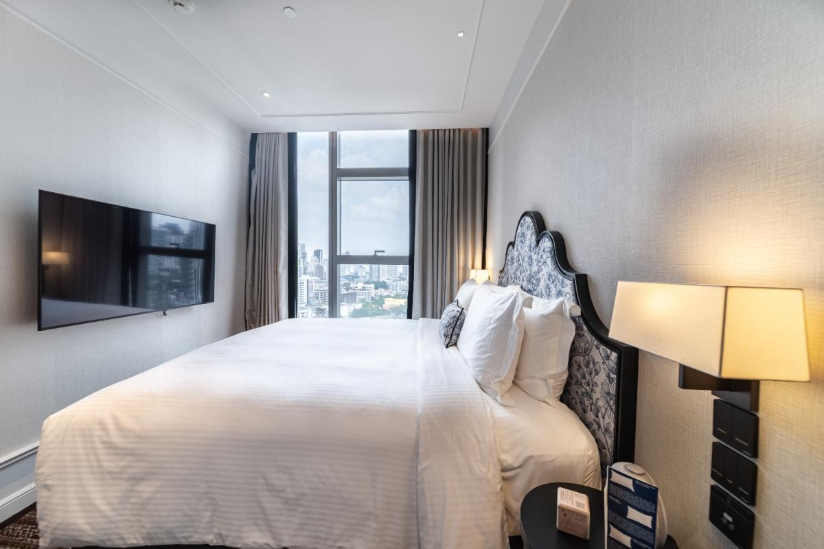 ให้เช่าคอนโดสุขุมวิท อโศก ทองหล่อ : 🔥ให้เช่าด่วน🔥LA CLEF Two - Bedroom Suite 65 ตร.ม. ใกล้ BTS ทองหล่อ 150 เมตร ห้องสวยพร้อมเข้าอยู่ + ฟรี Wi-fi + ทำความสะอาด 3 ครั้ง/สัปดาห์ + เลี้ยงสัตว์ได้