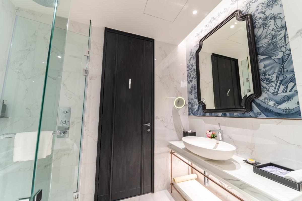 ให้เช่าคอนโดสุขุมวิท อโศก ทองหล่อ : 🔥ให้เช่าด่วน🔥LA CLEF Two - Bedroom Suite 65 ตร.ม. ใกล้ BTS ทองหล่อ 150 เมตร ห้องสวยพร้อมเข้าอยู่ + ฟรี Wi-fi + ทำความสะอาด 3 ครั้ง/สัปดาห์ + เลี้ยงสัตว์ได้