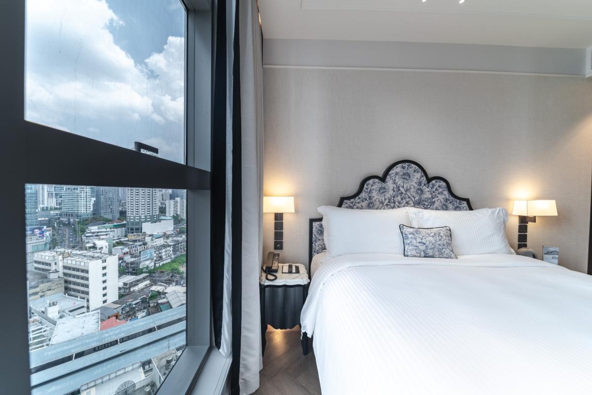 ให้เช่าคอนโดสุขุมวิท อโศก ทองหล่อ : 🔥ให้เช่าด่วน🔥LA CLEF Two - Bedroom Suite 65 ตร.ม. ใกล้ BTS ทองหล่อ 150 เมตร ห้องสวยพร้อมเข้าอยู่ + ฟรี Wi-fi + ทำความสะอาด 3 ครั้ง/สัปดาห์ + เลี้ยงสัตว์ได้