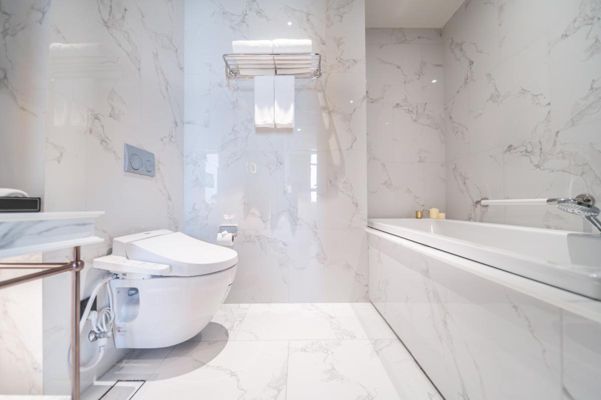 ให้เช่าคอนโดสุขุมวิท อโศก ทองหล่อ : 🔥ให้เช่าด่วน🔥LA CLEF Two - Bedroom Suite 65 ตร.ม. ใกล้ BTS ทองหล่อ 150 เมตร ห้องสวยพร้อมเข้าอยู่ + ฟรี Wi-fi + ทำความสะอาด 3 ครั้ง/สัปดาห์ + เลี้ยงสัตว์ได้