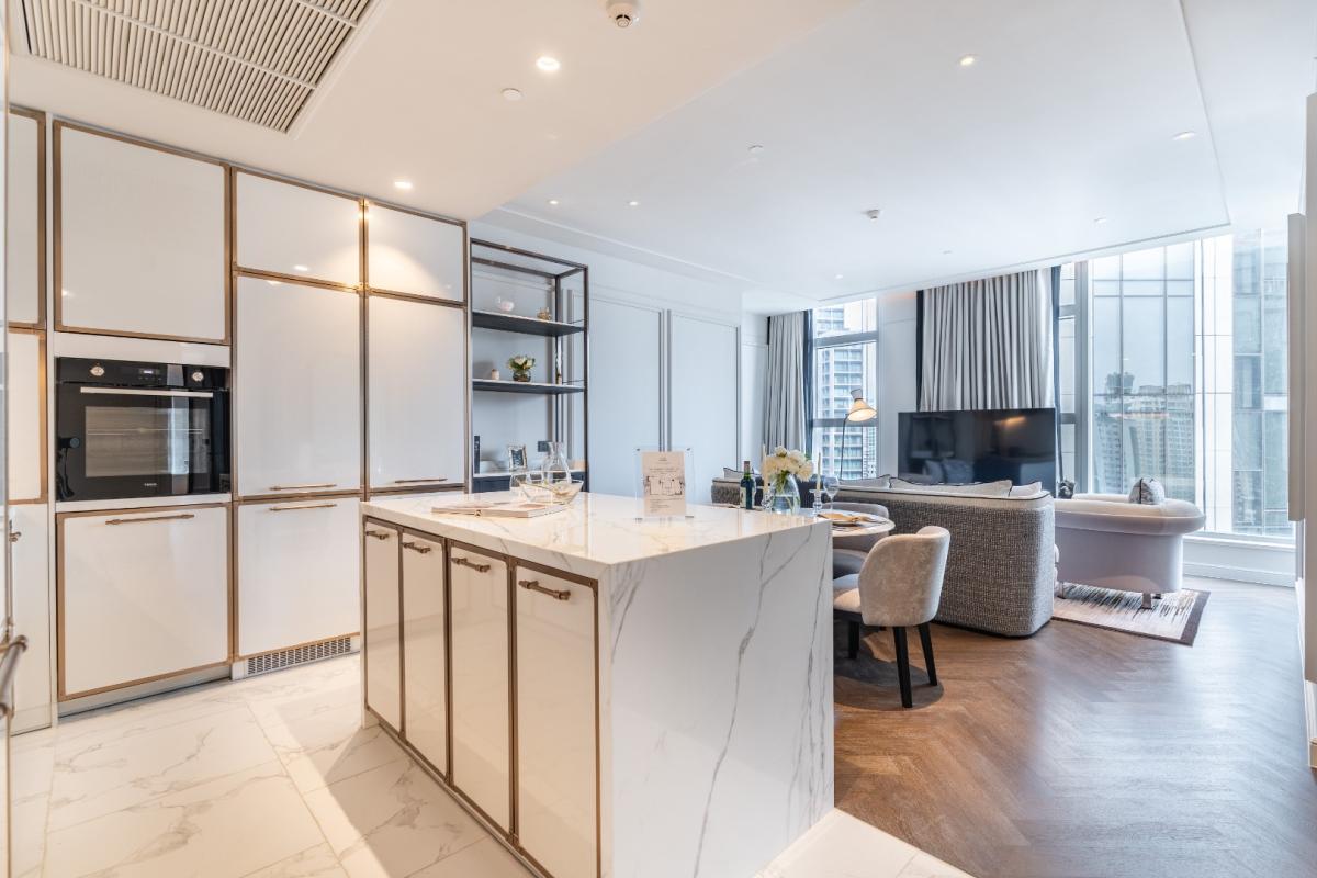 For RentCondoSukhumvit, Asoke, Thonglor : 🔥For Rent Now🔥 LA CLEF Two-Bedroom Premier, 95 sq.m., 150 meters from BTS Thonglor. Beautiful unit, ready to move in + Free Wi-fi + Cleaning 3 times/week + Pets allowed.