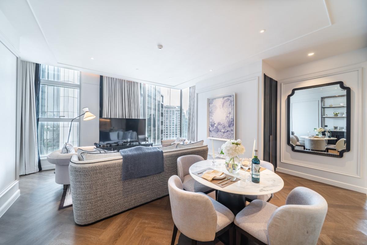 For RentCondoSukhumvit, Asoke, Thonglor : 🔥For Rent Now🔥 LA CLEF Two-Bedroom Premier, 95 sq.m., 150 meters from BTS Thonglor. Beautiful unit, ready to move in + Free Wi-fi + Cleaning 3 times/week + Pets allowed.