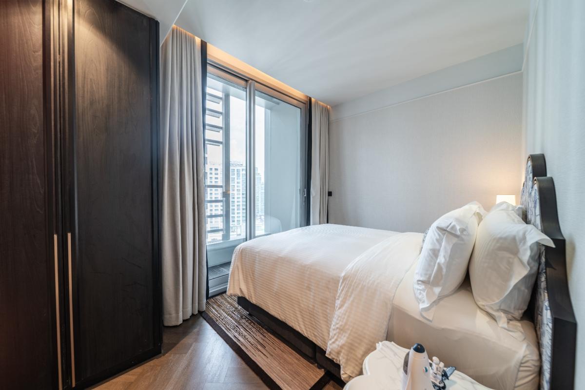 For RentCondoSukhumvit, Asoke, Thonglor : 🔥For Rent Now🔥 LA CLEF Two-Bedroom Premier, 95 sq.m., 150 meters from BTS Thonglor. Beautiful unit, ready to move in + Free Wi-fi + Cleaning 3 times/week + Pets allowed.