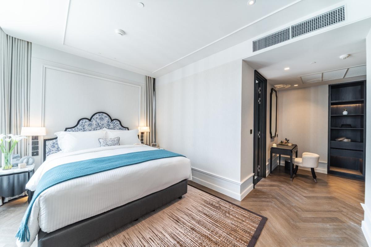 For RentCondoSukhumvit, Asoke, Thonglor : 🔥For Rent Now🔥 LA CLEF Two-Bedroom Premier, 95 sq.m., 150 meters from BTS Thonglor. Beautiful unit, ready to move in + Free Wi-fi + Cleaning 3 times/week + Pets allowed.