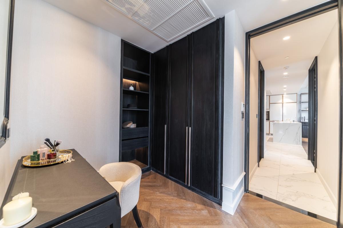 For RentCondoSukhumvit, Asoke, Thonglor : 🔥For Rent Now🔥 LA CLEF Two-Bedroom Premier, 95 sq.m., 150 meters from BTS Thonglor. Beautiful unit, ready to move in + Free Wi-fi + Cleaning 3 times/week + Pets allowed.