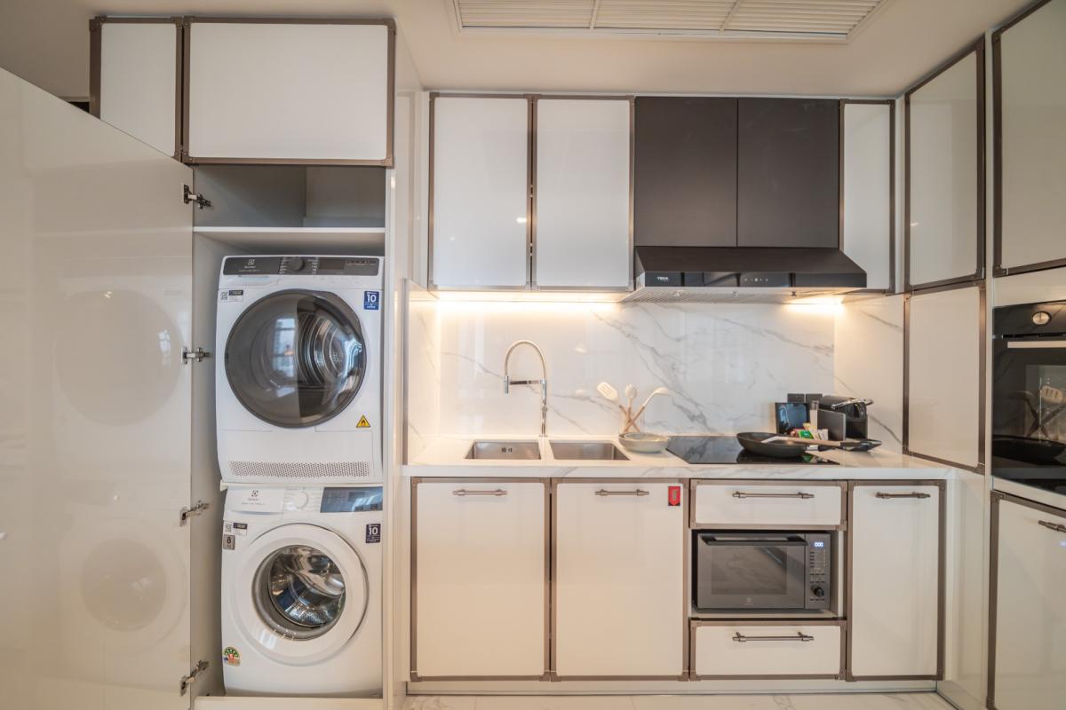 For RentCondoSukhumvit, Asoke, Thonglor : 🔥For Rent Now🔥 LA CLEF Two-Bedroom Premier, 95 sq.m., 150 meters from BTS Thonglor. Beautiful unit, ready to move in + Free Wi-fi + Cleaning 3 times/week + Pets allowed.