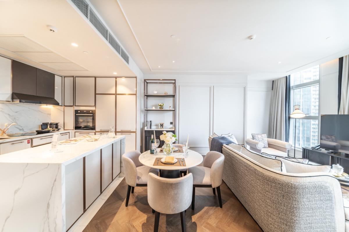 For RentCondoSukhumvit, Asoke, Thonglor : 🔥For Rent Now🔥 LA CLEF Two-Bedroom Premier, 95 sq.m., 150 meters from BTS Thonglor. Beautiful unit, ready to move in + Free Wi-fi + Cleaning 3 times/week + Pets allowed.