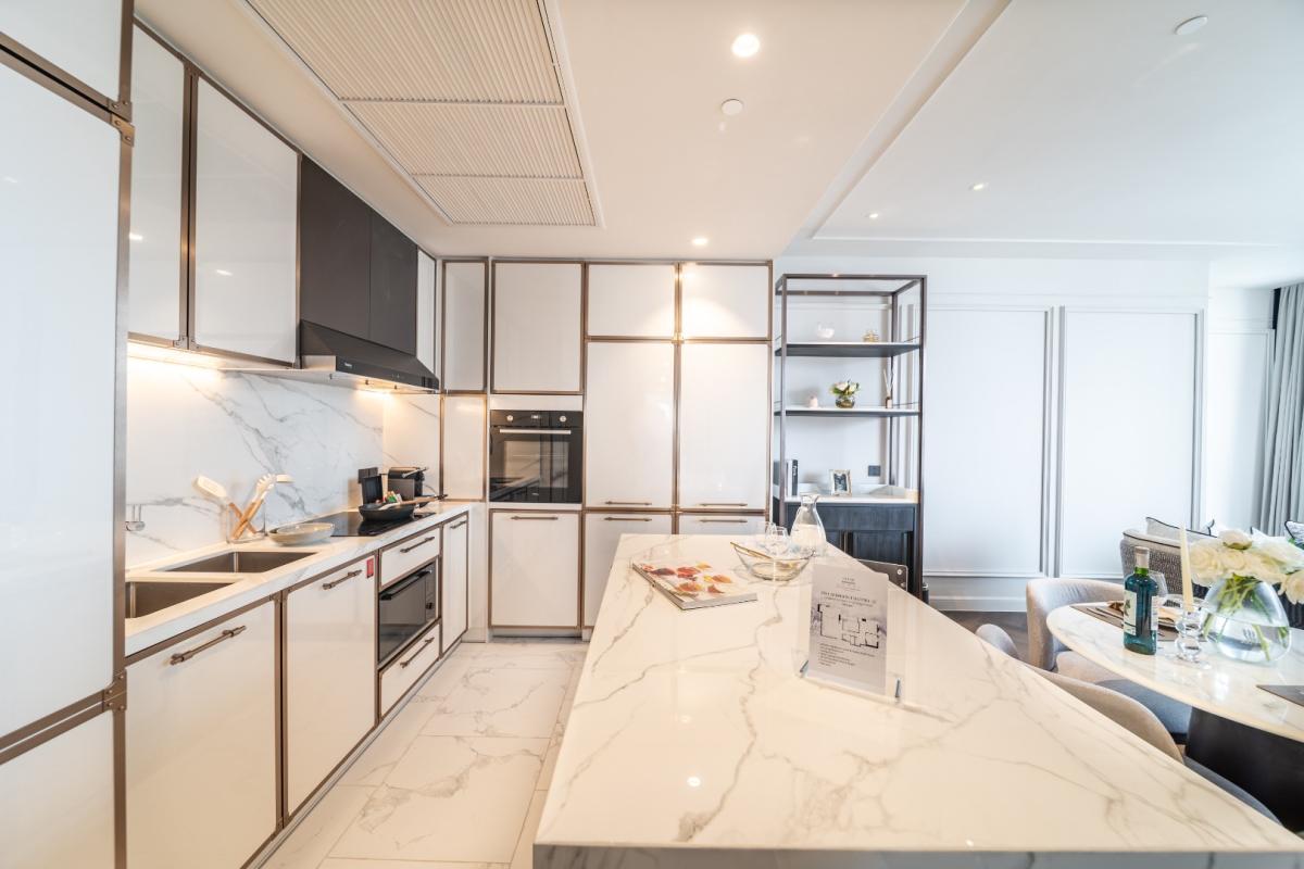 For RentCondoSukhumvit, Asoke, Thonglor : 🔥For Rent Now🔥 LA CLEF Two-Bedroom Premier, 95 sq.m., 150 meters from BTS Thonglor. Beautiful unit, ready to move in + Free Wi-fi + Cleaning 3 times/week + Pets allowed.