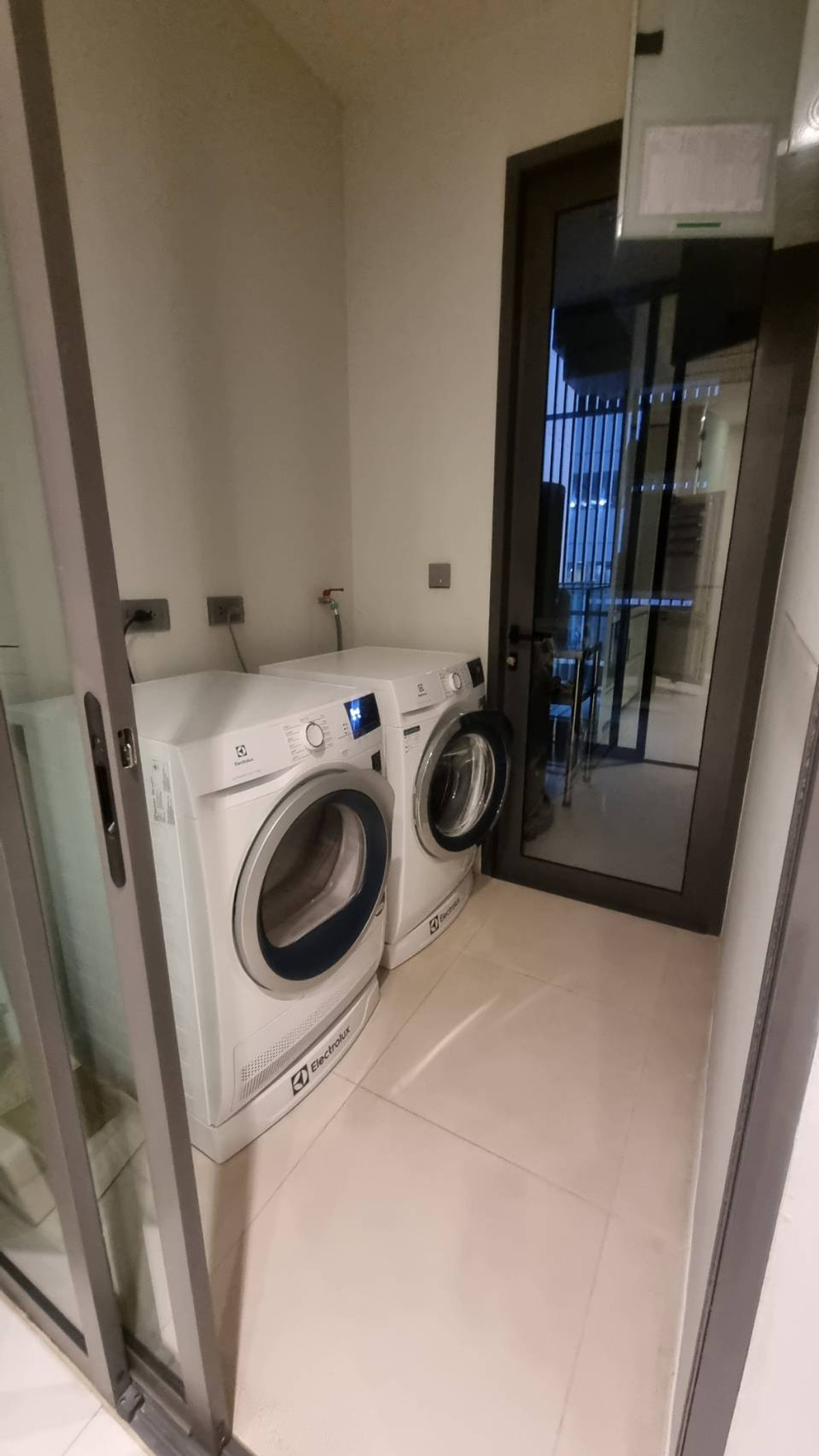 ให้เช่าคอนโดสุขุมวิท อโศก ทองหล่อ : Vittorio Sukhumvit39 2bed3bath 101 Sqm Fullyfurnish,Welcome Foreign 100,000-