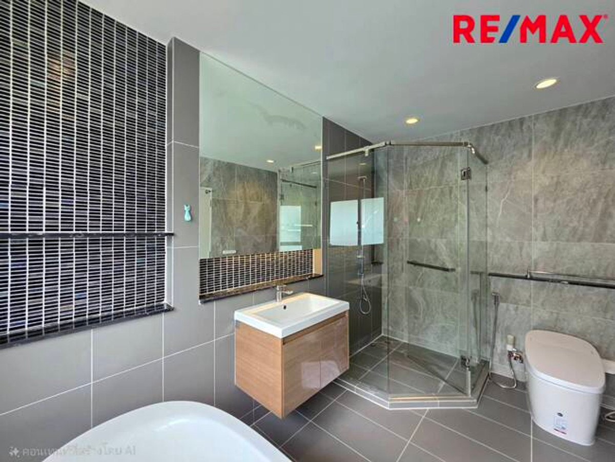 For SaleHousePathum Thani,Rangsit, Thammasat : Single house for sale, Setthasiri Project, Bangkok-Pathum Thani, special price, house age only 1 year.