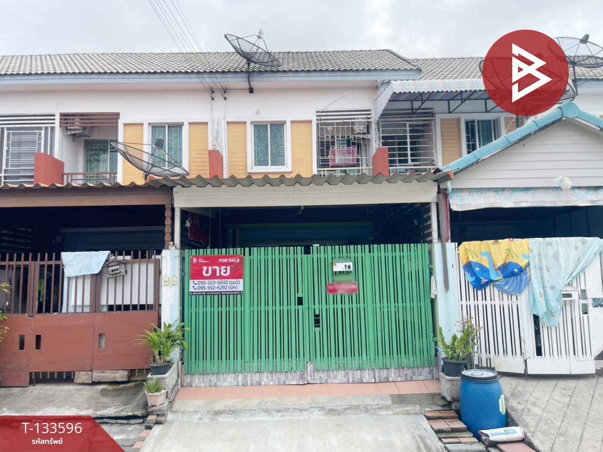 For SaleTownhomeSamut Prakan,Samrong : Urgent sale townhouse Kittinakhon Kheha Bangplee Village, Samut Prakan
