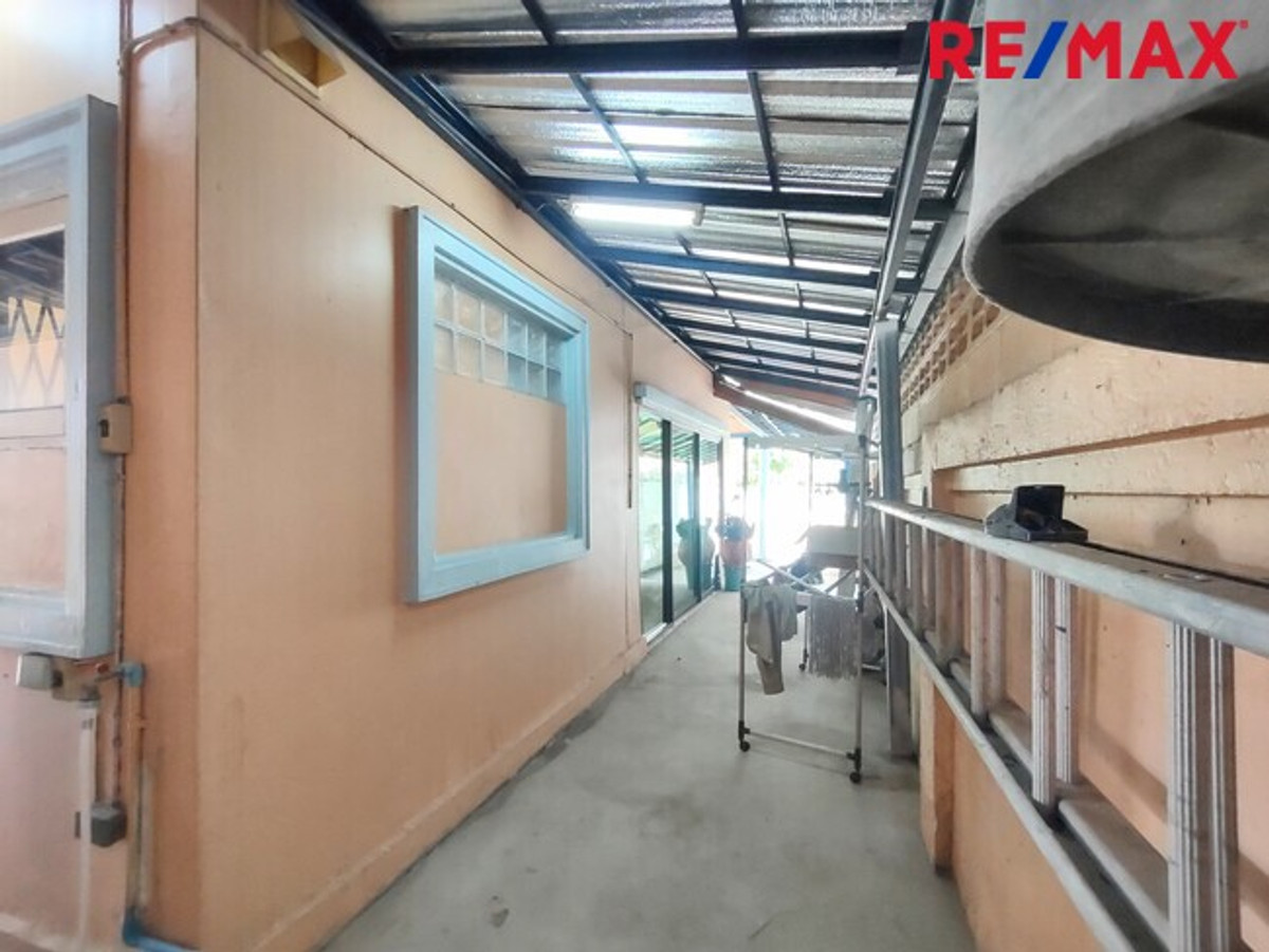 For SaleHousePathum Thani,Rangsit, Thammasat : 2-story detached house, Pruksa Village 2, Rangsit, Khlong 7, next to Lotus, corner house, ready to move in.