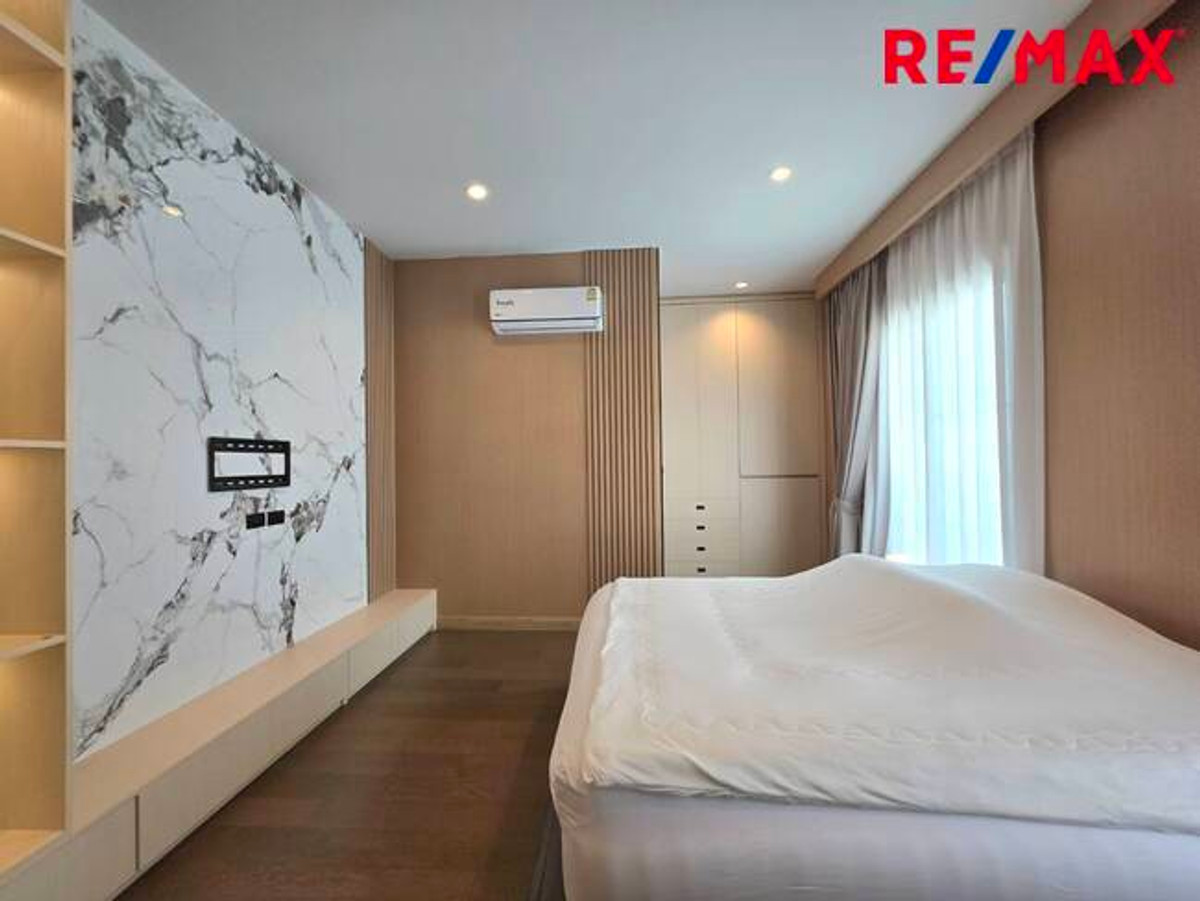 For SaleHousePathum Thani,Rangsit, Thammasat : Single house for sale, Setthasiri Project, Bangkok-Pathum Thani, special price, house age only 1 year.