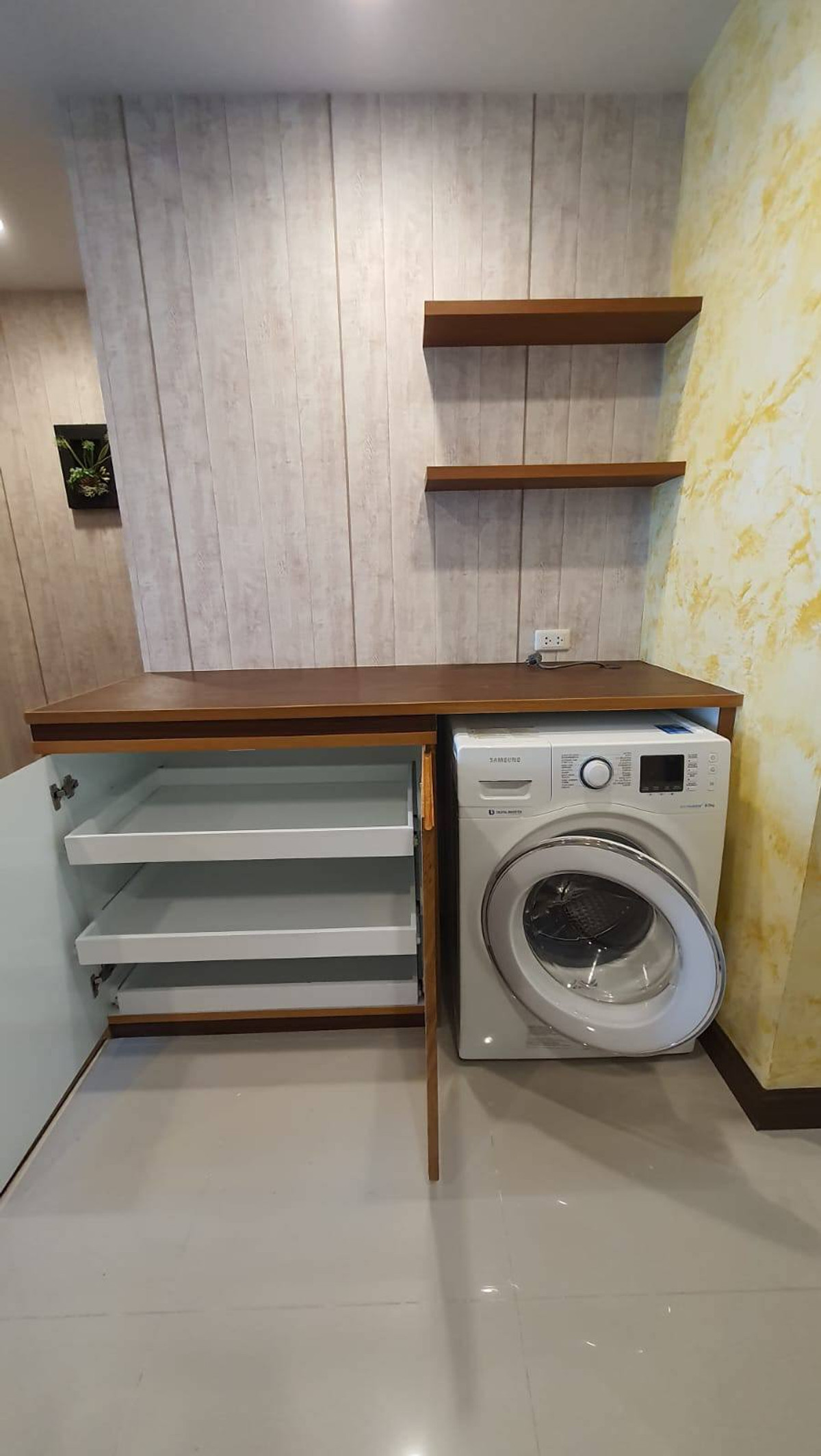 ขายคอนโดสาทร นราธิวาส : Supalai Lite Sathorn - Charoenrat / 1 Bedroom (SALE WITH TENENT), ศุภาลัย ไลท์ สาทร - เจริญราษฎร์ / 1 ห้องนอน (ขายพร้อมผู้เช่า) LD052