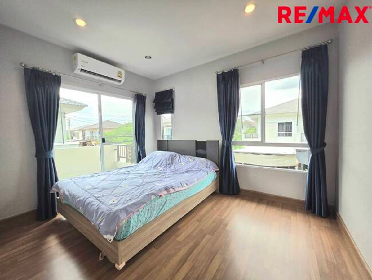 For SaleHousePathum Thani,Rangsit, Thammasat : Single house, Passorn Prestige Rangsit, Khlong 2, near Future Park Rangsit. Next to the main road Rangsit-Nakhon Nayok (not entering the alley)