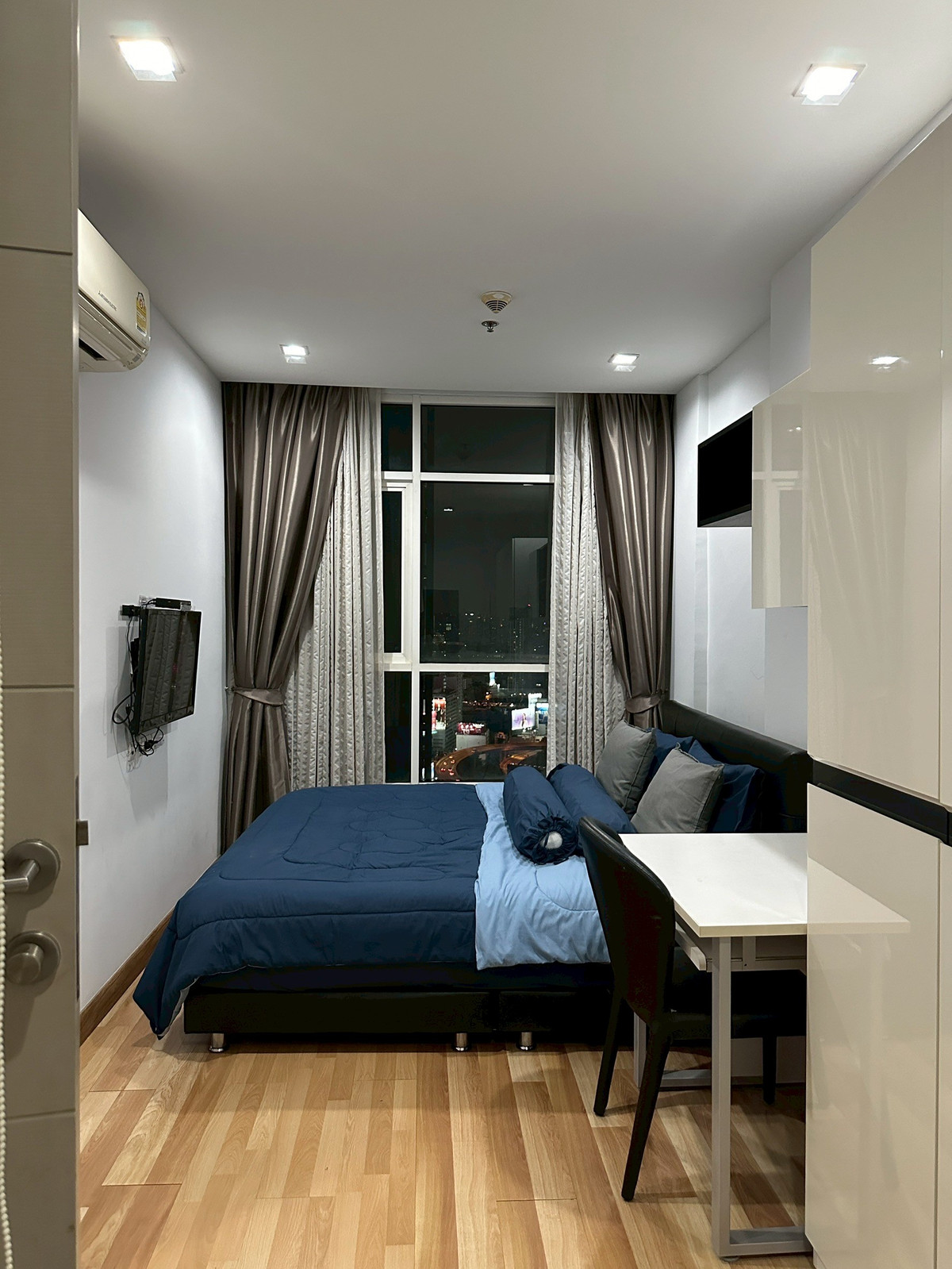 ให้เช่าคอนโดราชเทวี พญาไท : ให้เช่า 2ห้องนอน 1ห้องน้ำ ใกล้ Central World ประตูน้ำ ติด Airport-link ราชปรารภ ราคาดีที่สุดในทำเลนี้