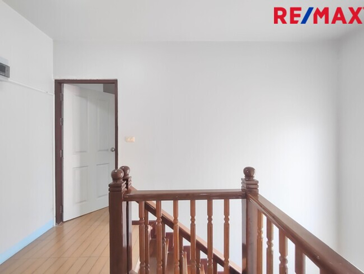 For SaleHousePathum Thani,Rangsit, Thammasat : 2-story detached house, Pruksa Village 2, Rangsit, Khlong 7, next to Lotus, corner house, ready to move in.